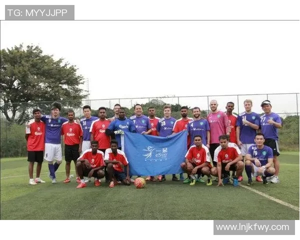 恒大与辽宁新开比分激战正酣球迷热情高涨期待精彩瞬间